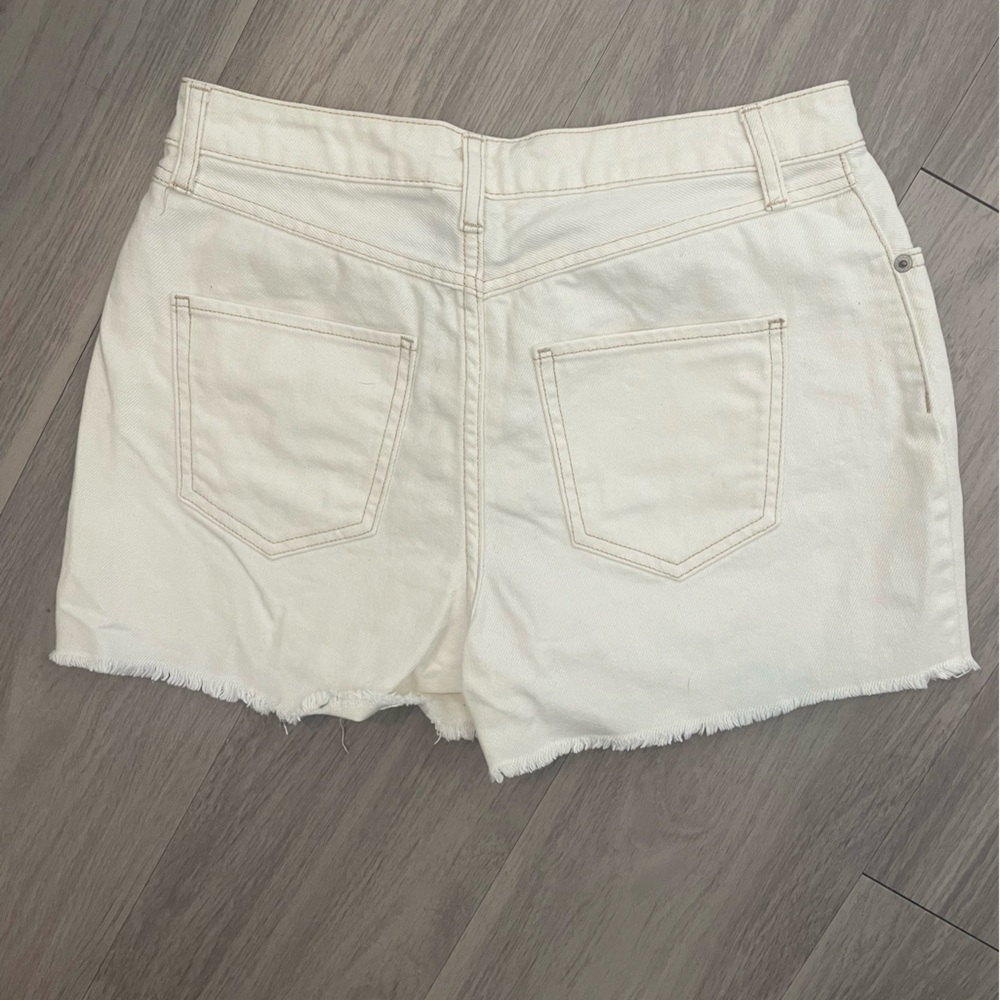 House of Harlow 1960 white high waisted denim cutoff distressed shorts - Picture 5 of 5